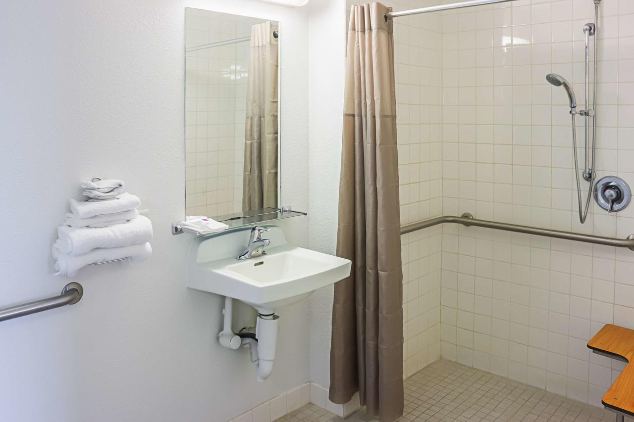6-porterville, Ca Hotel