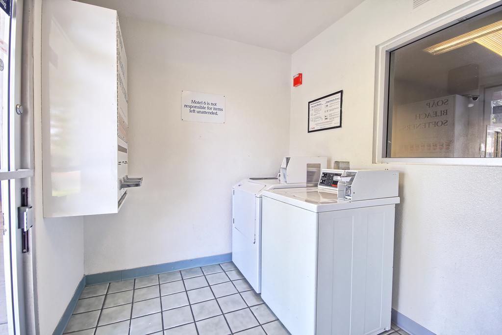 Hotel 6-porterville, Ca 3*