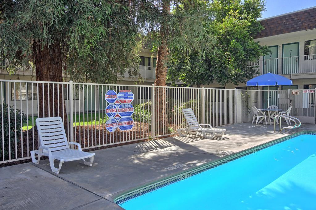 6-porterville, Ca Hotel