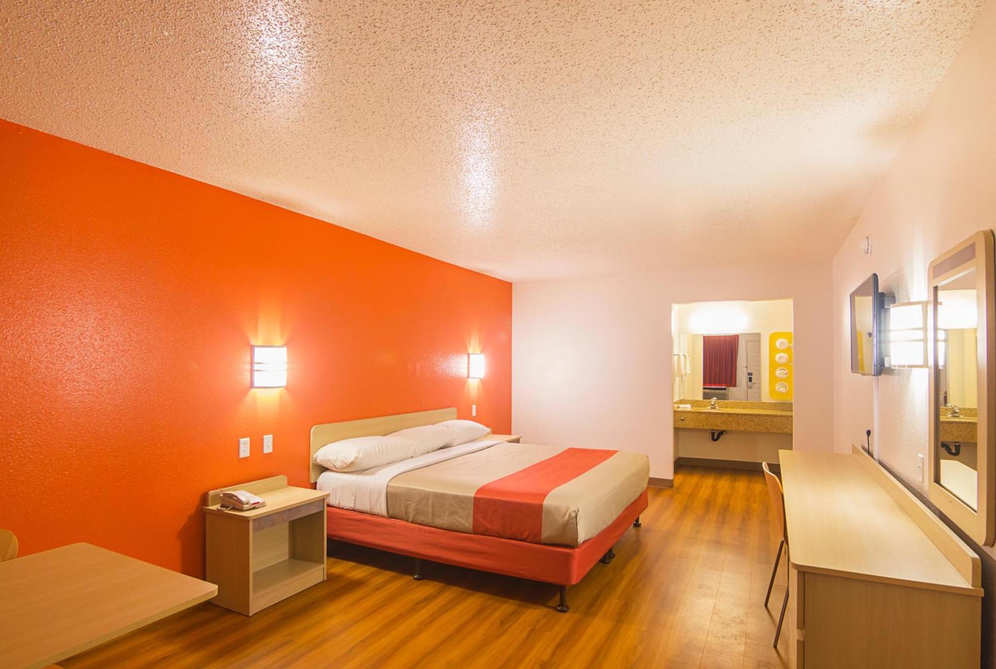 Hotel 6-porterville, Ca