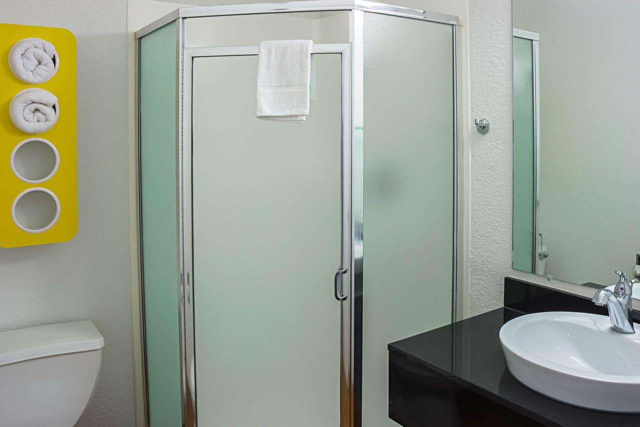 6-porterville, Ca 3* Porterville