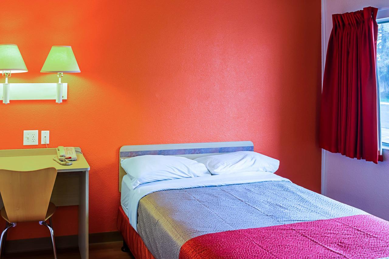 Hotel 6-porterville, Ca