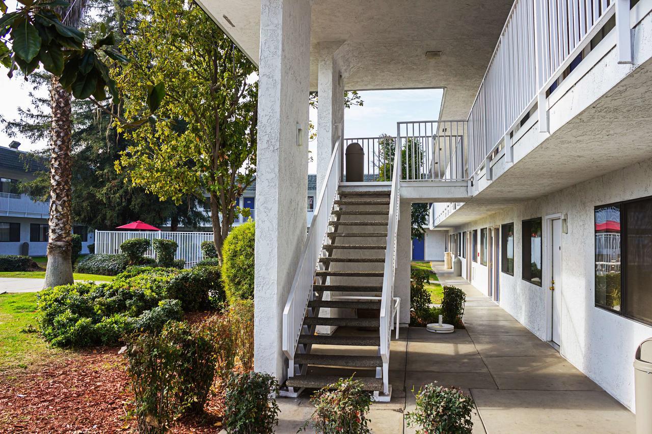 Hotel 6-porterville, Ca 3*