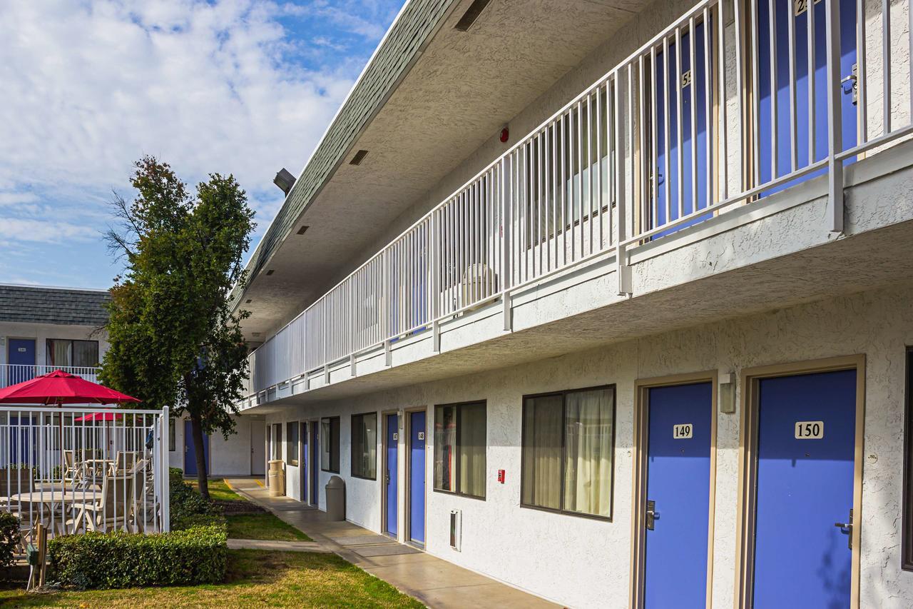Hotel 6-porterville, Ca