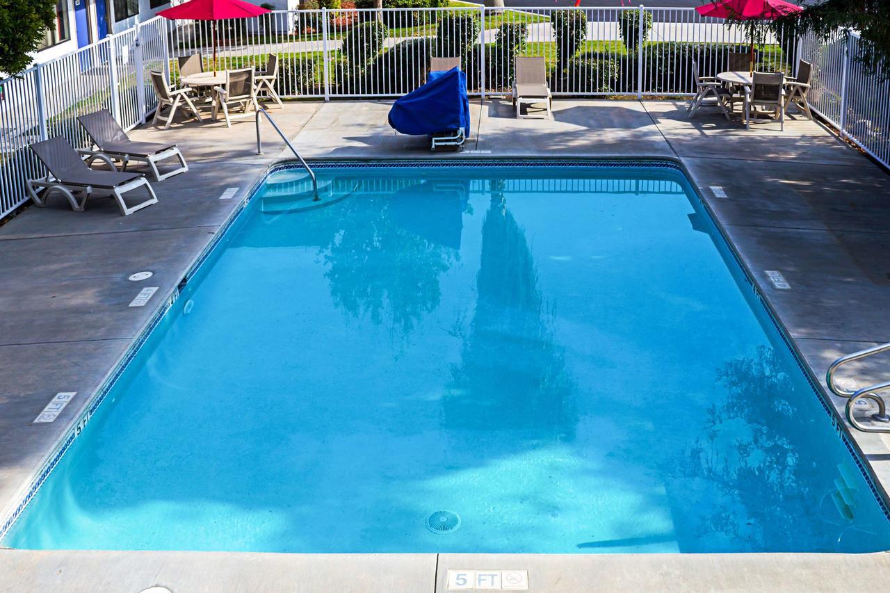 Hotel 6-porterville, Ca 3*
