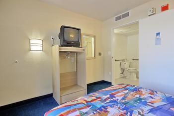 Hotel 6-porterville, Ca 3*