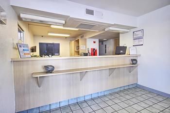 6-porterville, Ca 3* Porterville